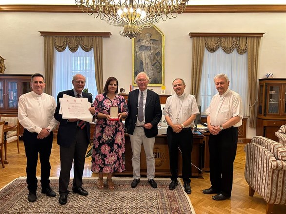  Voditeljici Centra Sveti Ivan Krstitelj Kristini Čačić uručeno odlikovanje Malteškog reda
